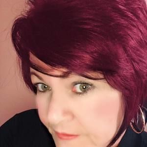 Meet your Posher, Ines